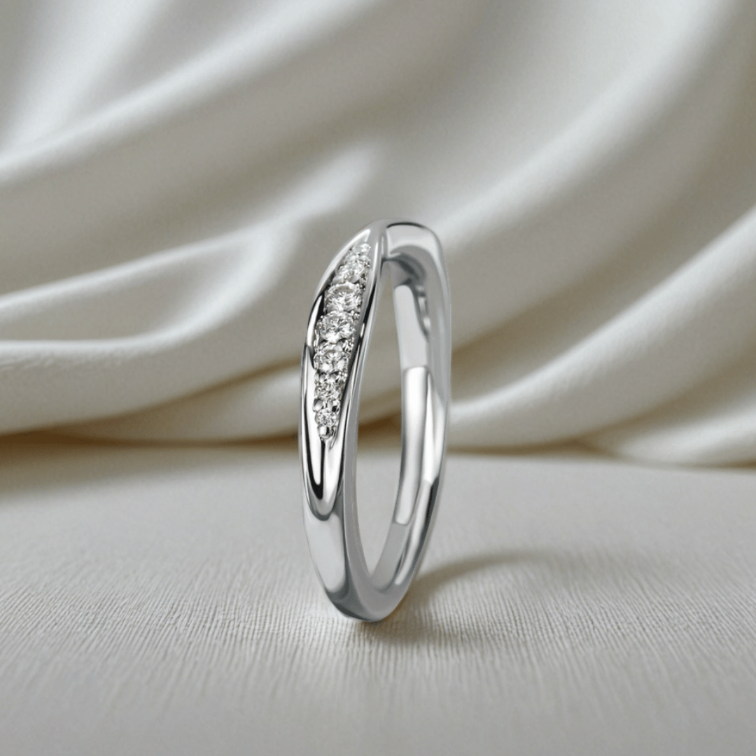 The Bowtie Band – Sculpted Moissanite Wedding Ring