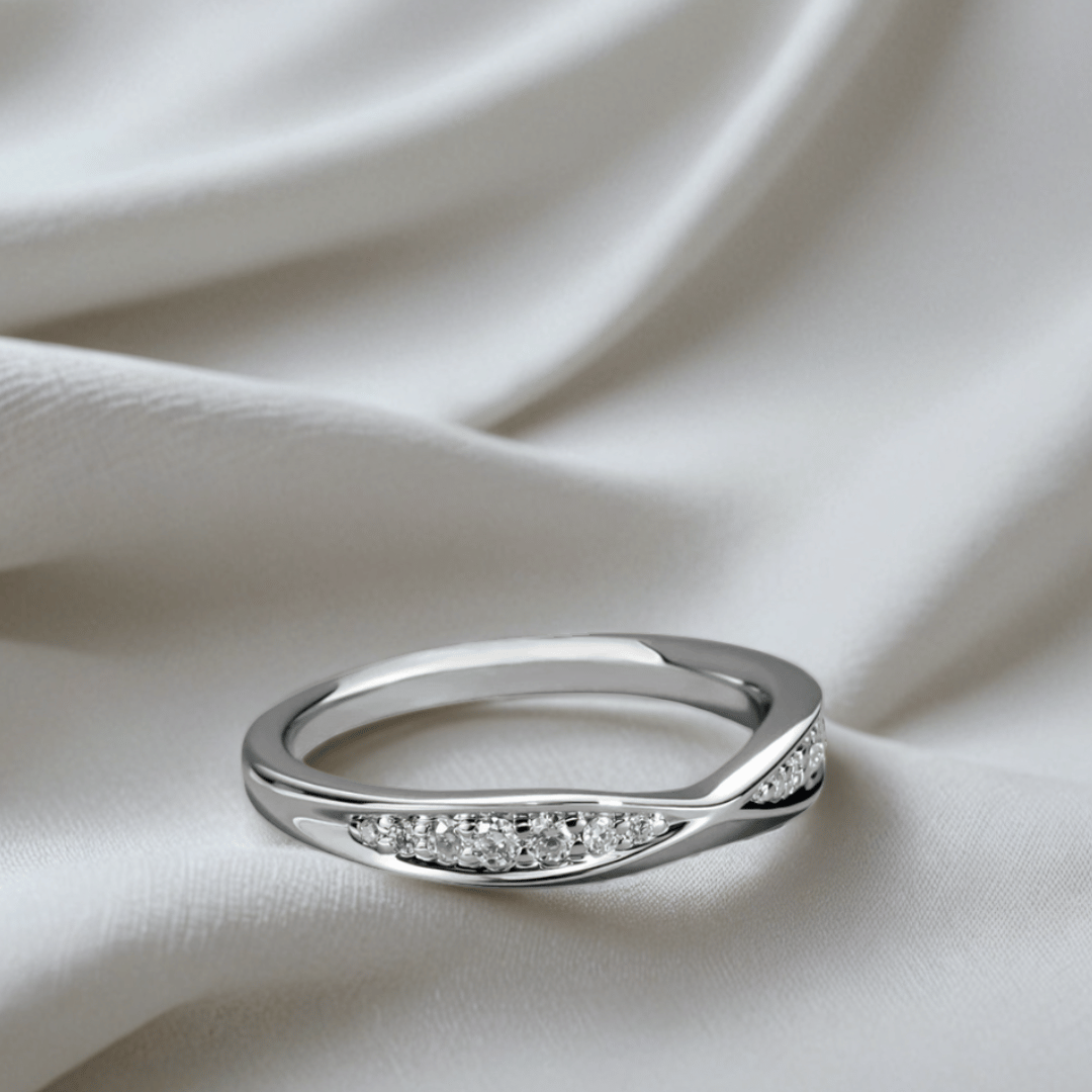 The Bowtie Band – Sculpted Moissanite Wedding Ring