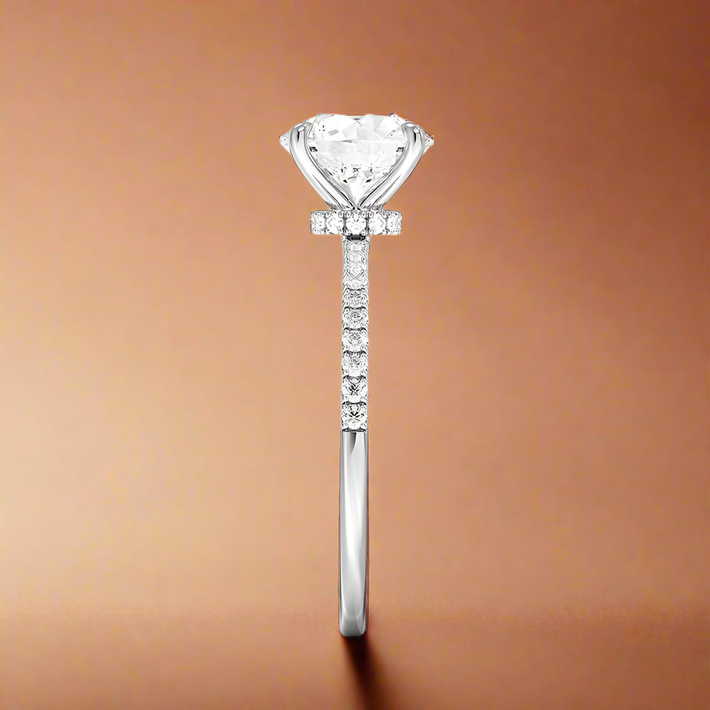 La Luna - Round Cut Moissanite Engagement Ring