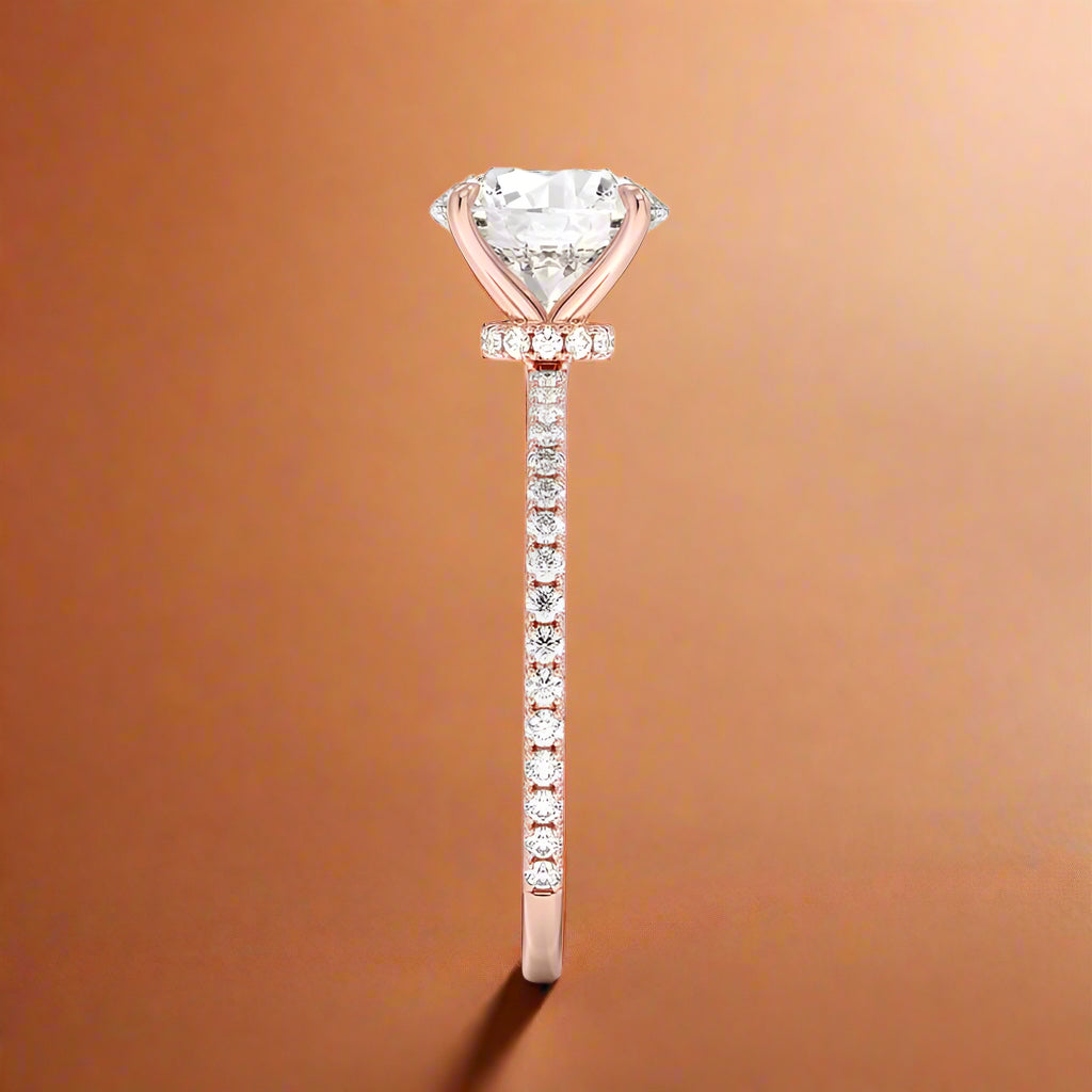 La Luna - Round Cut Moissanite Engagement Ring