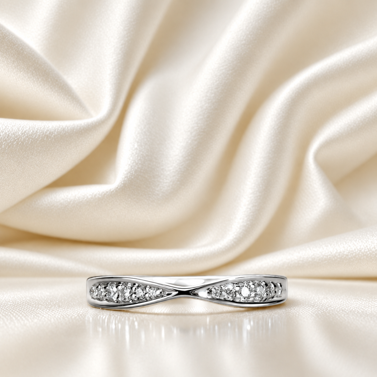 The Bowtie Band – Sculpted Moissanite Wedding Ring