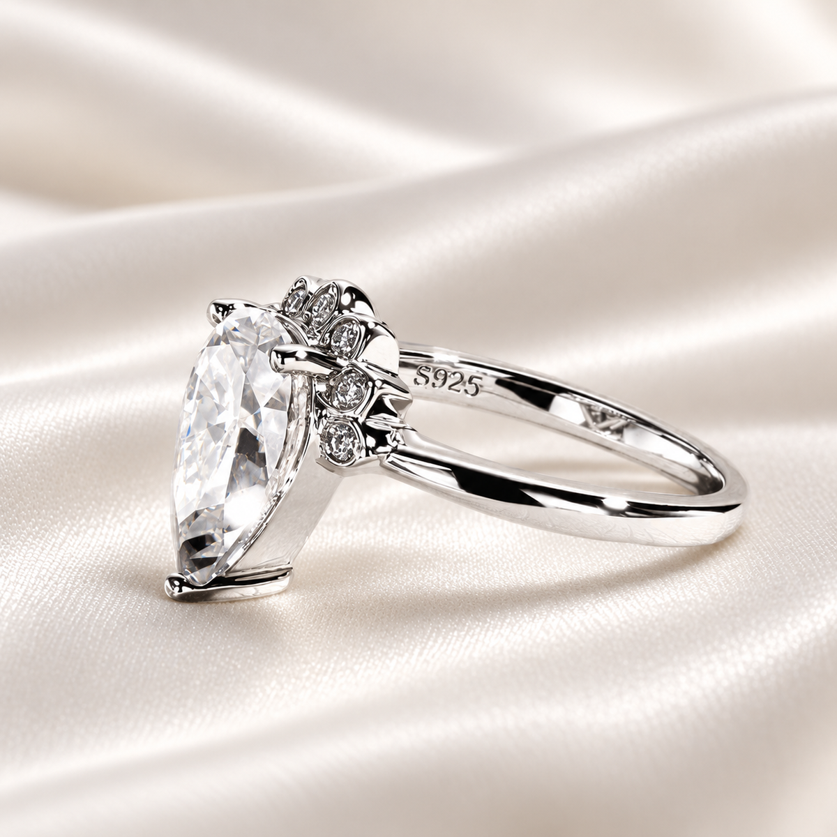 4ct Pear-Cut Moissanite Engagement Ring | Accent Stones for Added Brilliance