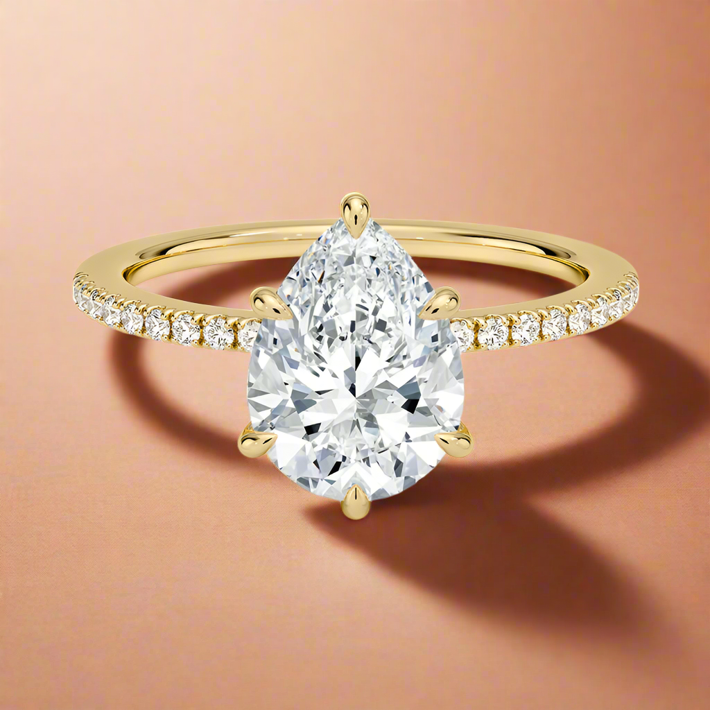 La Luna - Pear Cut Moissanite Engagement Ring