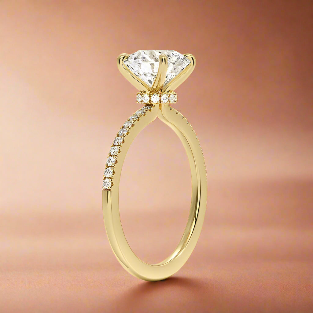 La Luna - Round Cut Moissanite Engagement Ring