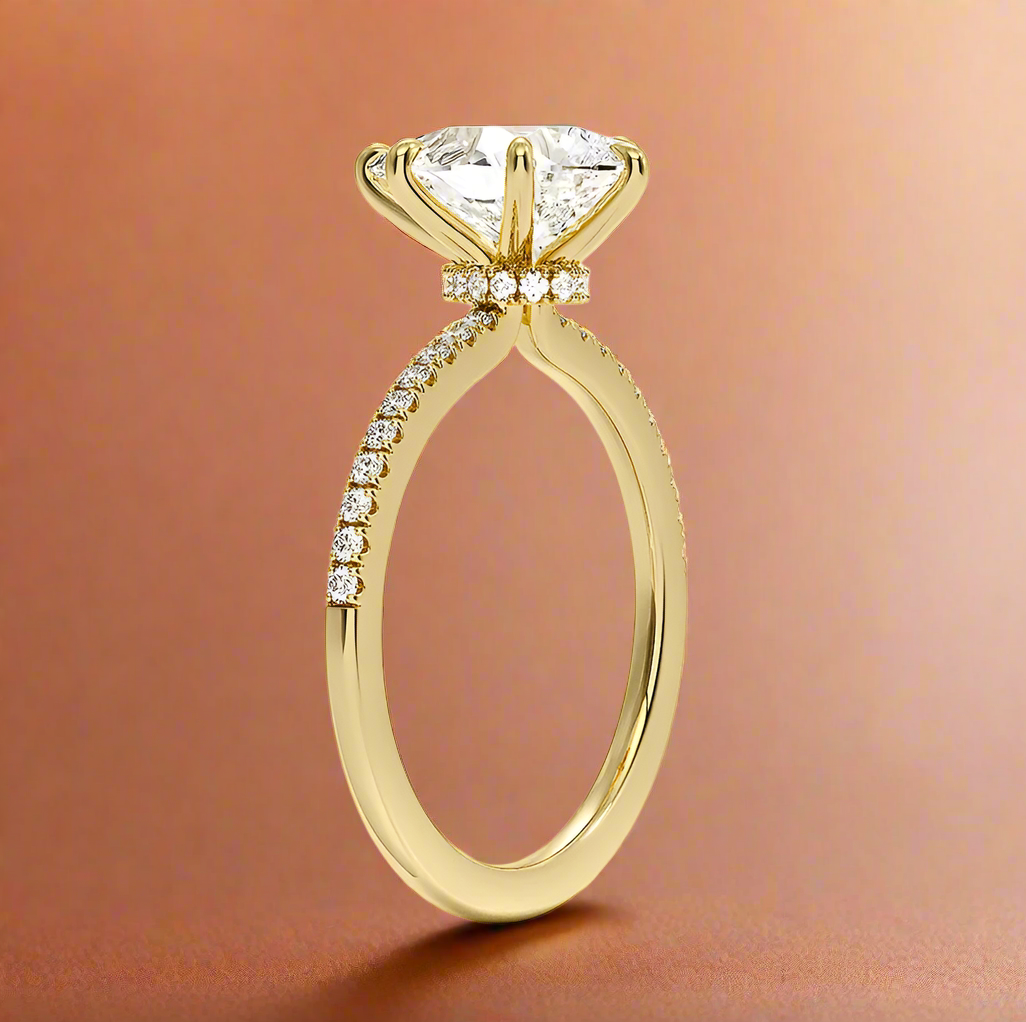 La Luna - Pear Cut Moissanite Engagement Ring