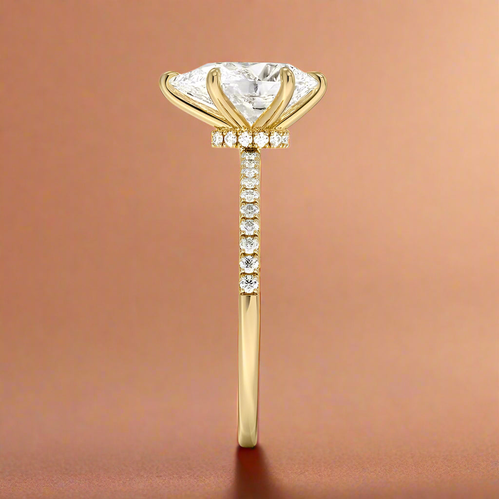 La Luna - Pear Cut Moissanite Engagement Ring