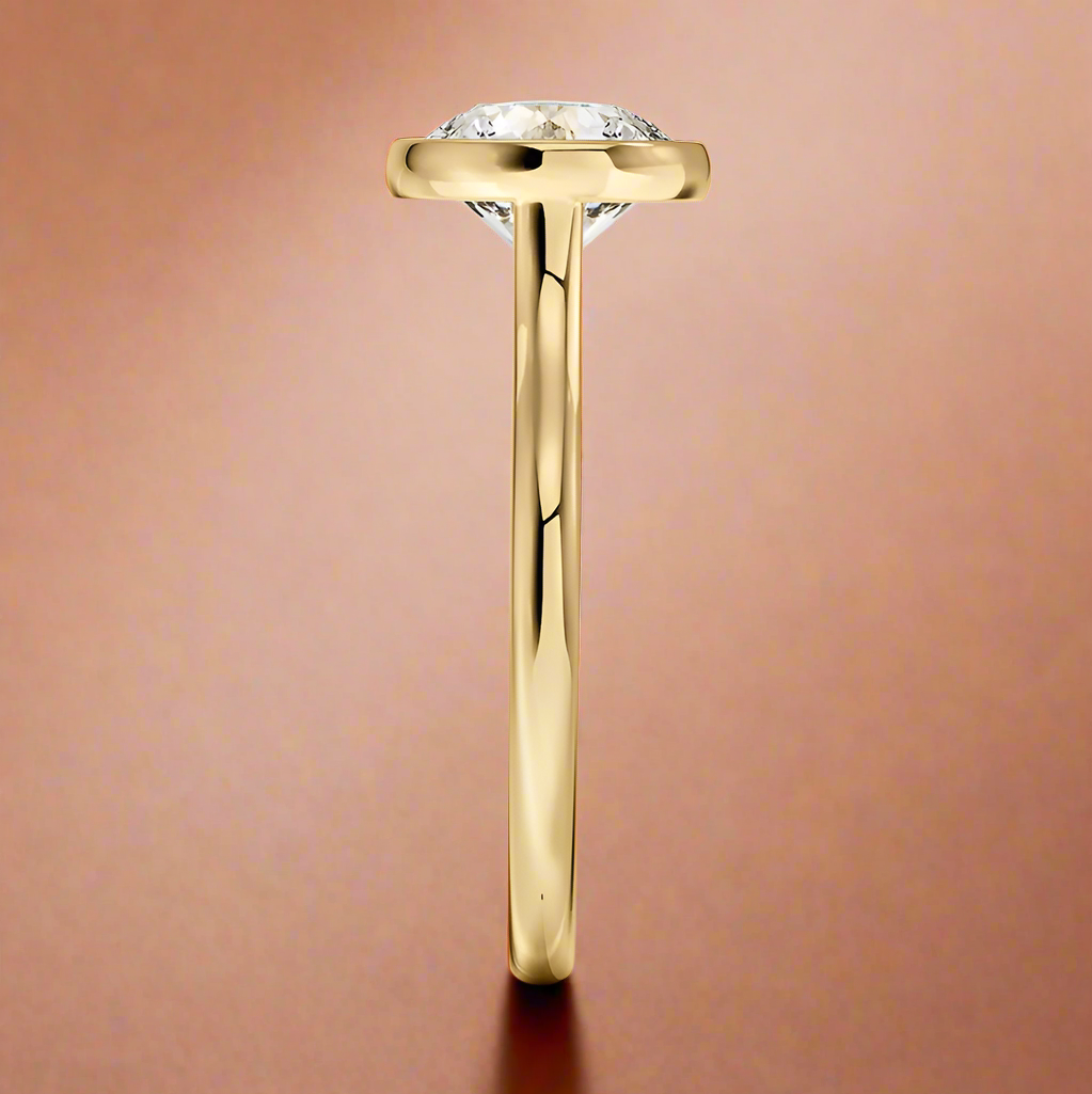 Abbraccio - Round Cut Engagement Ring