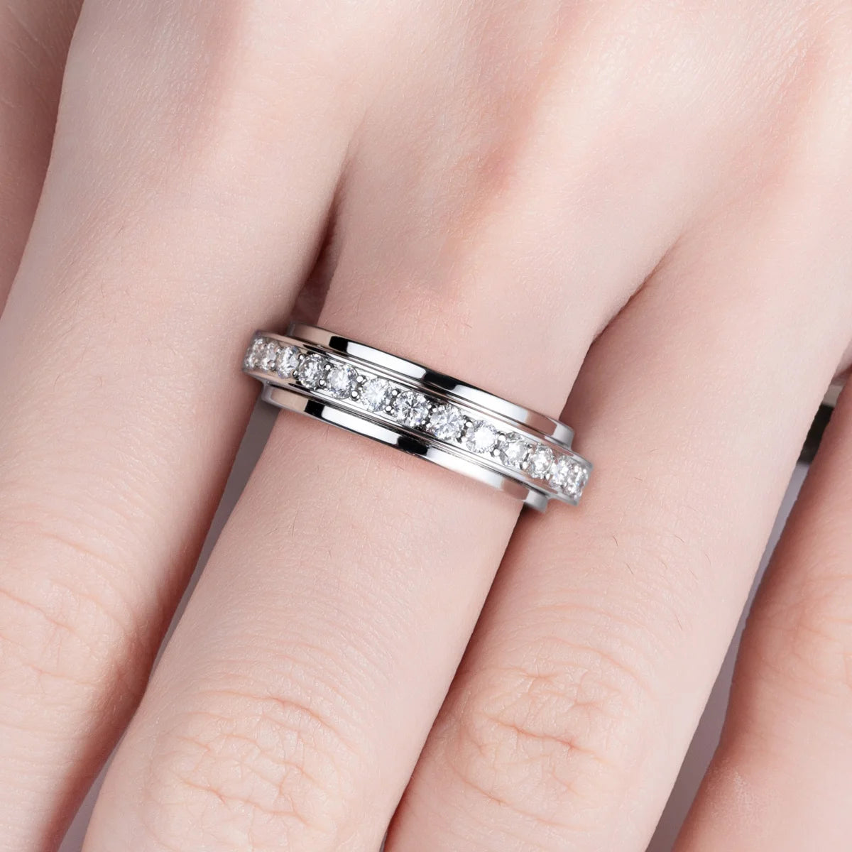 Novaspin™ – ASMR Fidget Spinner Wedding Band