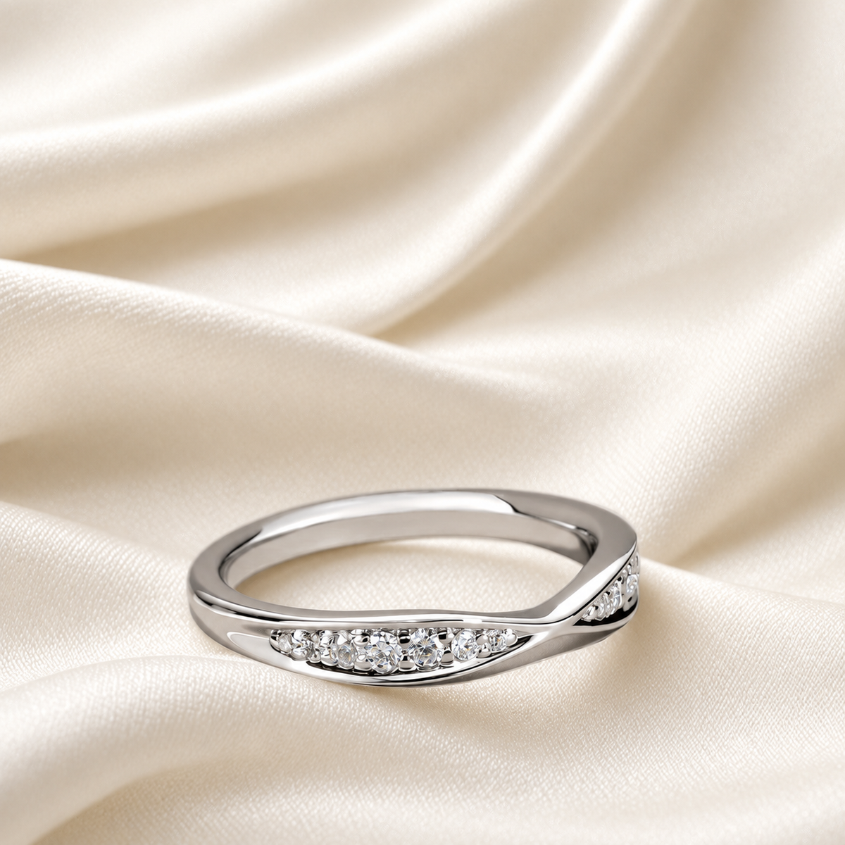 The Bowtie Band – Sculpted Moissanite Wedding Ring